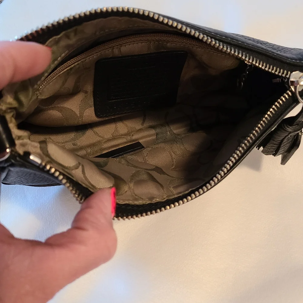 ⭐️COACH DEMI VINTAGE BLACK LEATHER SMALL SHOULDER BAG HANDBAG #9860 - Picture 6 of 11